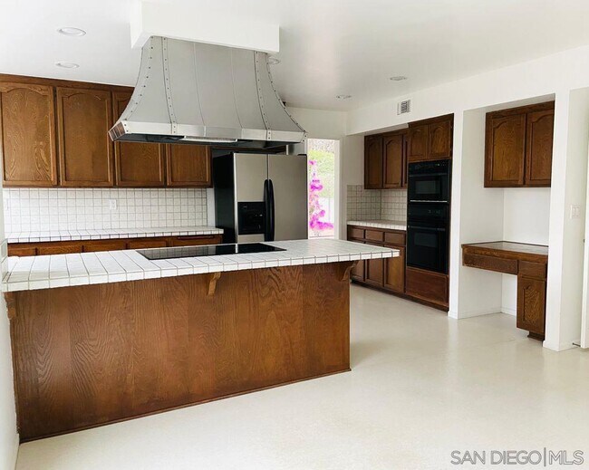 Foto del edificio - 2807 Via Posada