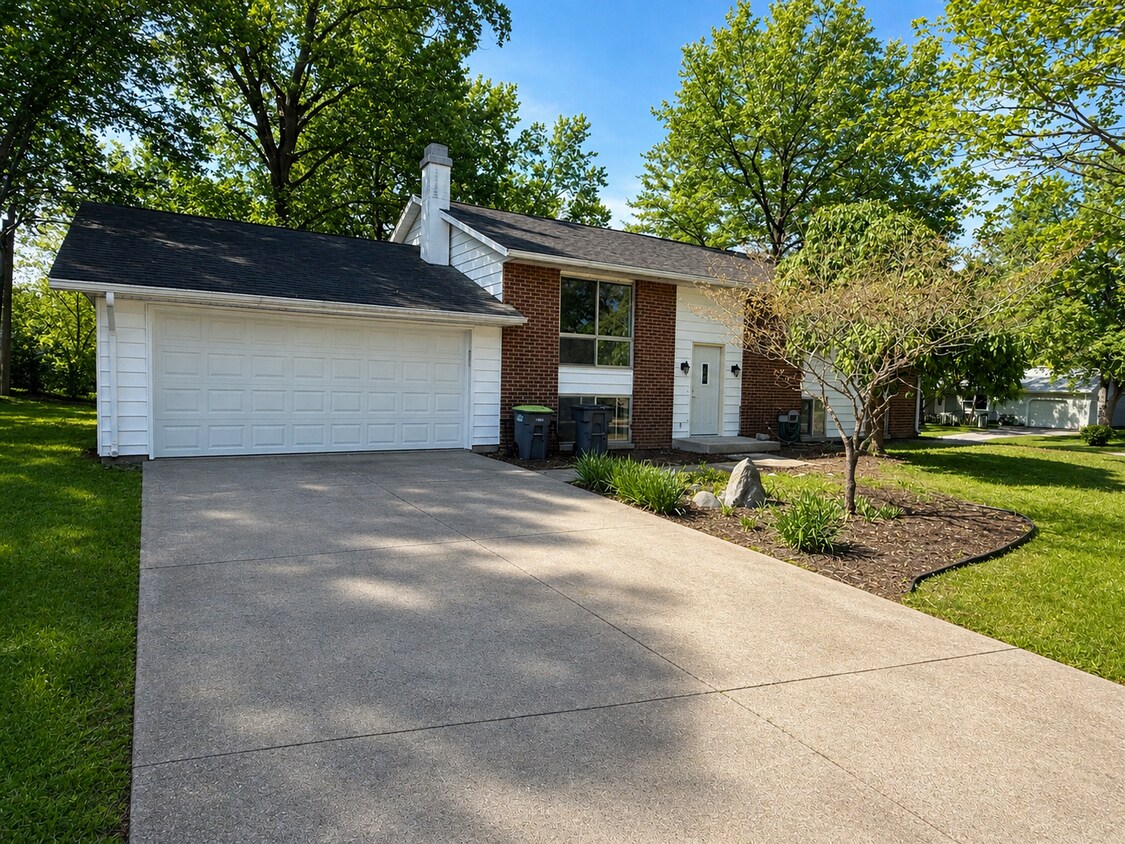 Foto del edificio - Large 5 Bedroom Home - West Lafayette