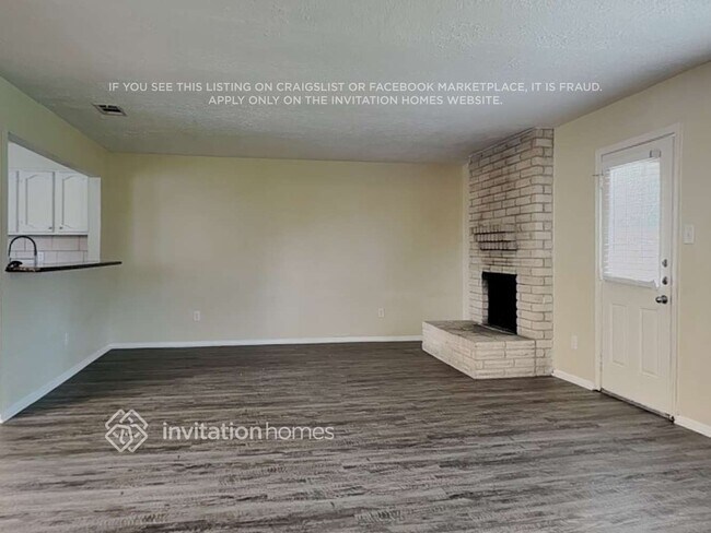 Foto del edificio - 14234 Montaigne Dr