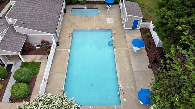 Building Photo - 600 Reusens Rd