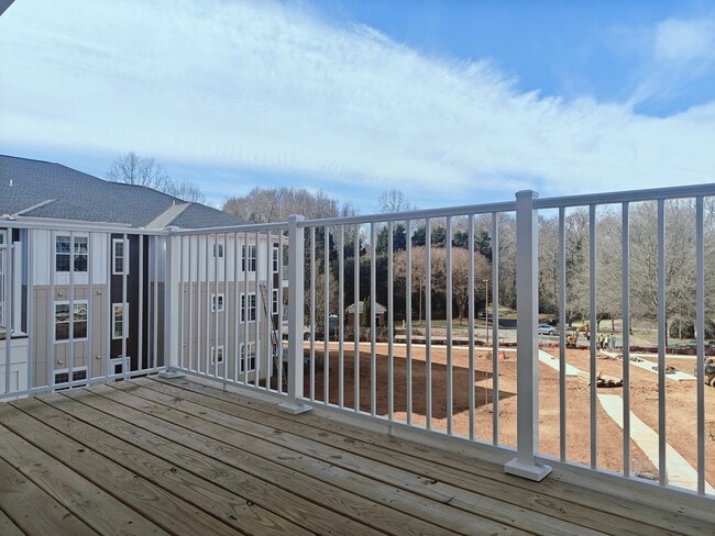 Building Photo - Springhouse Square