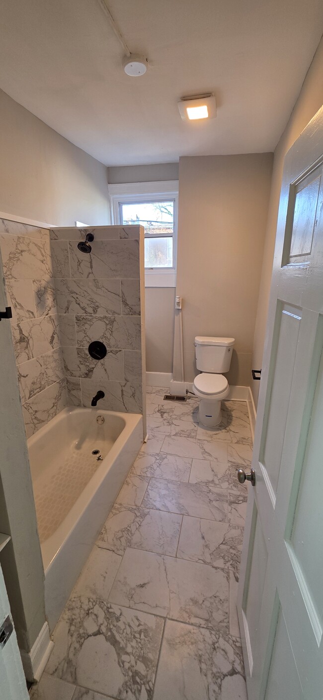 Building Photo - 1411 Bloomingdale Rd