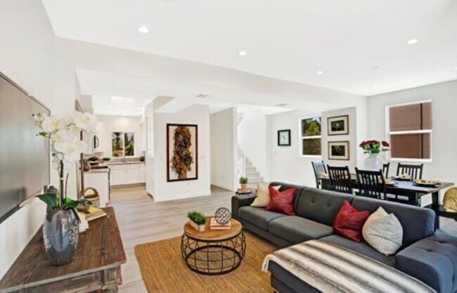 Foto del edificio - 9861 N Lassen Ct