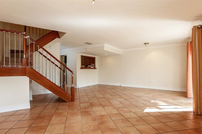 Foto del edificio - 8650 SW 67th Ave
