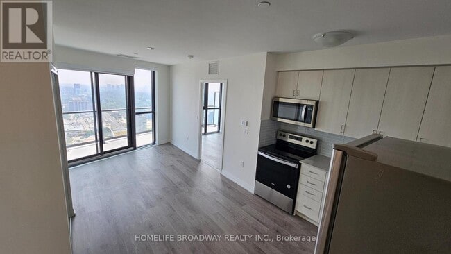 Building Photo - 325 Yorkland Blvd