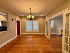 Building Photo - 1039 Robbie St