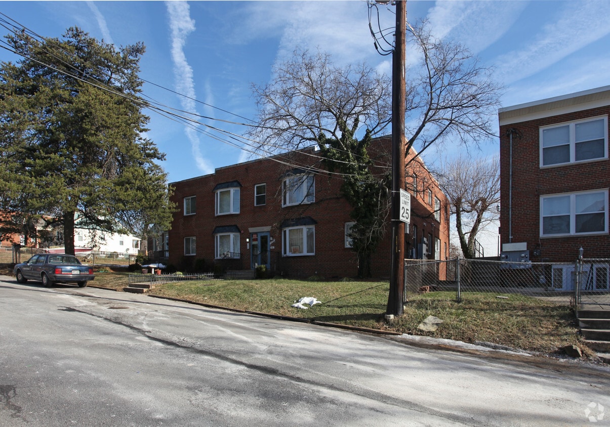 Primary Photo - 3856 Halley Ter SE