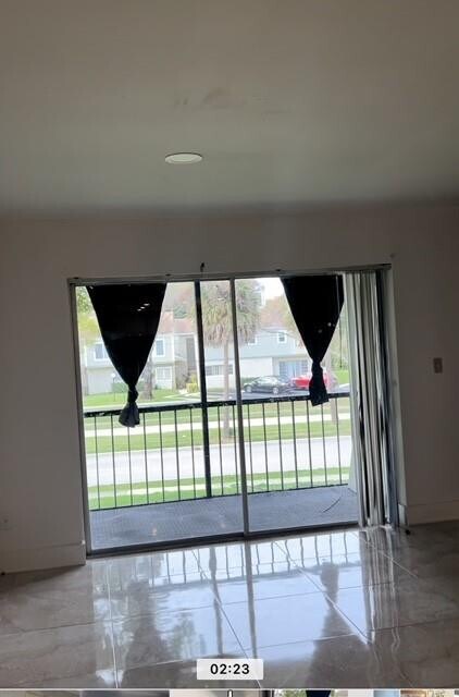 Building Photo - 8060 N Colony Cir
