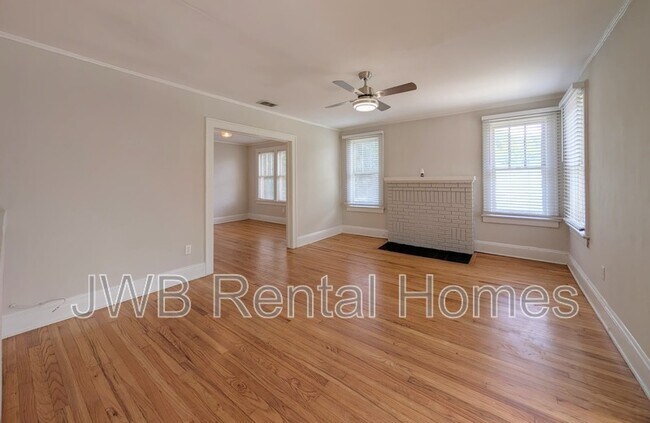 Foto del edificio - 2248 Dellwood Ave