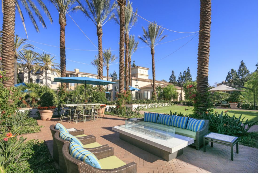 Las Flores Apartment Homes
