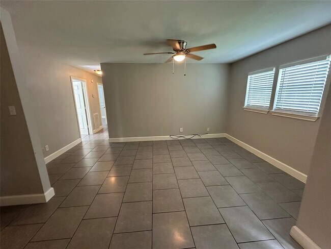 Foto del edificio - 9329 Chesterfield Dr