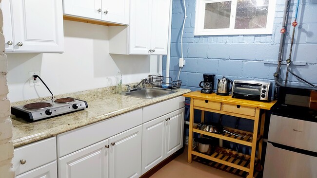 Kitchenette - 6521 Adelphi Rd