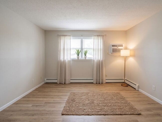 Interior Photo - Colony Court Apartments