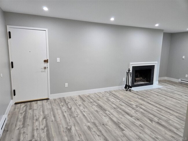 Foto del edificio - 548 Sierra Vista Ln