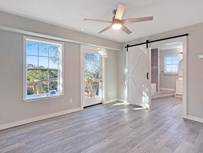 Foto del edificio - 1 Bedroom - Downstairs Duplex in Canyon Lake - Hill Country Views