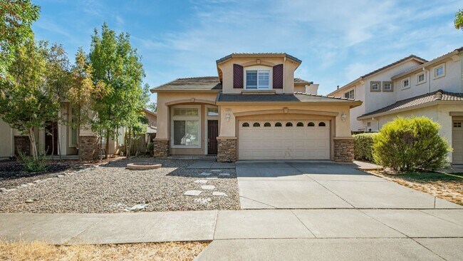 Building Photo - Rolling Hills Beauty! 4 Bedroom 3 Bath