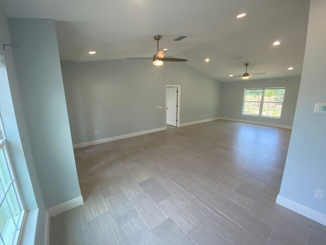 Building Photo - Beautiful, Newer Constructed, Unfurnished, Family Friendly, ANNUAL LEASE In Summerfield