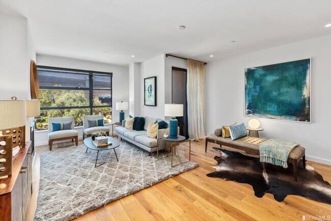Foto del edificio - Coming Soon! Spacious 3BR Corner Condomini...