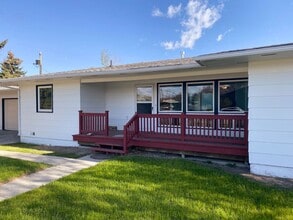 Building Photo - 117 S 19th Ave