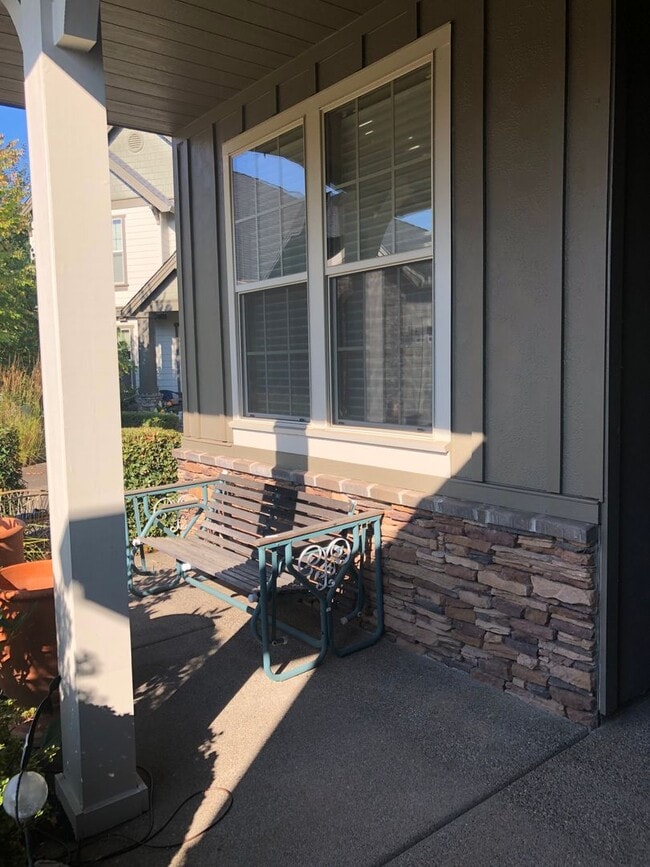 Building Photo - Experience Luxury Living in North Pointe: ...