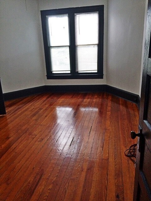Foto del edificio - 500 S Mendenhall St