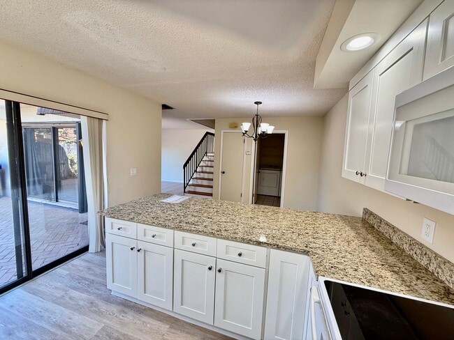 Building Photo - 1166 6th Ave