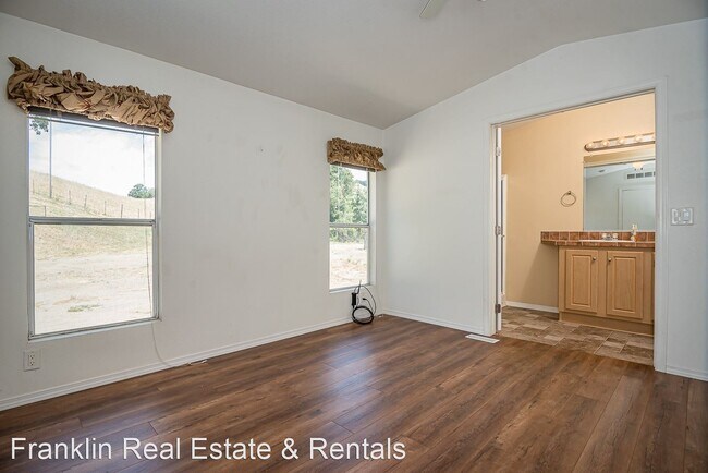 Building Photo - 2 br, 2 bath House - 3995 Old Creek Road