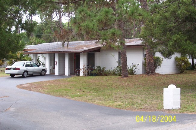 Building Photo - 242 Cedar St