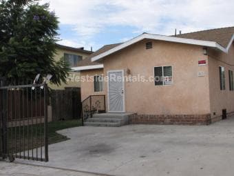 Building Photo - 4825 Pickford St