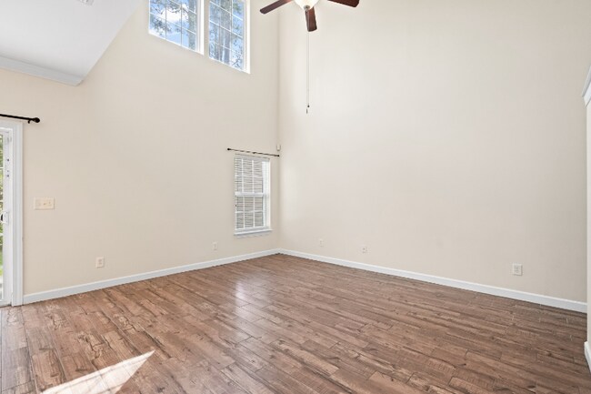 Foto del edificio - 1020 Fairway Ln