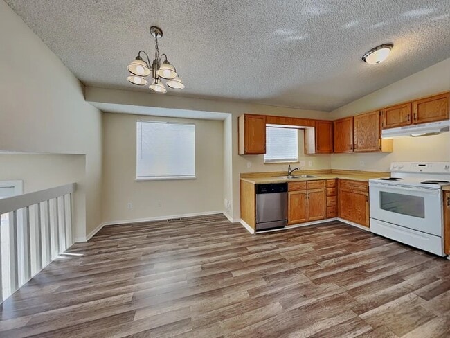 Foto del edificio - 3473 Foxridge Dr