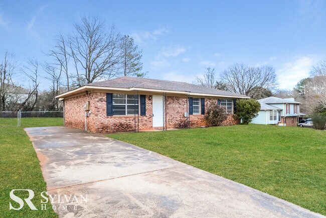 Foto del edificio - Sweet 3BR 2BA brick ranch