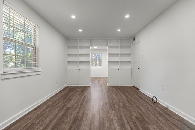 Building Photo - Riverside Condominiums