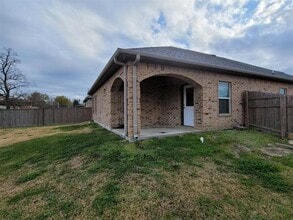 Building Photo - 106 Provost St