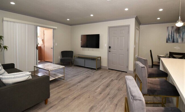 Building Photo - Stunning and modern 1-bedroom condo at Cop...