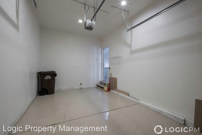 Building Photo - 3 br, 2.5 bath House - 9662 Villa Springs Cv