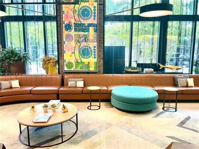 Foto del edificio - 121 NE 34th St