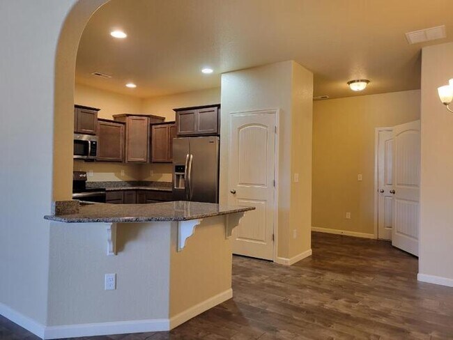 Building Photo - 5624 Shamrock Heights
