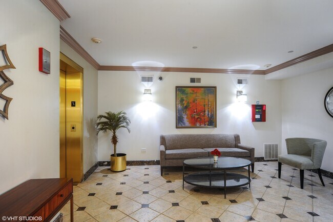 Foto del edificio - 1914 Farnsworth Ln