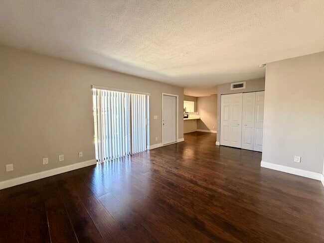 Building Photo - 21-24 Springwood Square