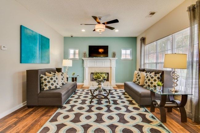 Foto del edificio - Swathmore Court Apartment Homes