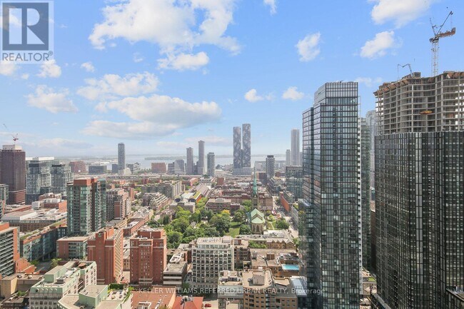 Building Photo - 88 Queen St E