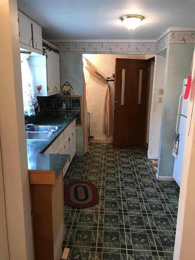 Foto del edificio - 323 N Mercer St