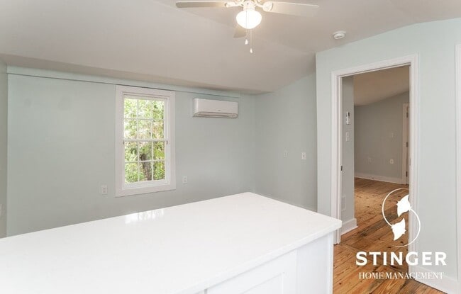 Building Photo - 606 Carteret St