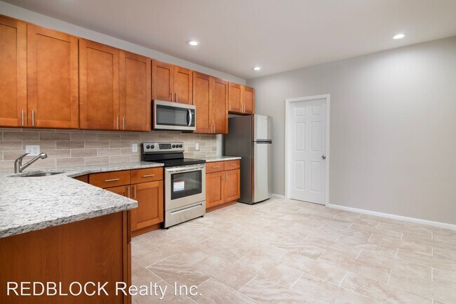Building Photo - 4 br, 2.5 bath House - 1633 W Grange Ave