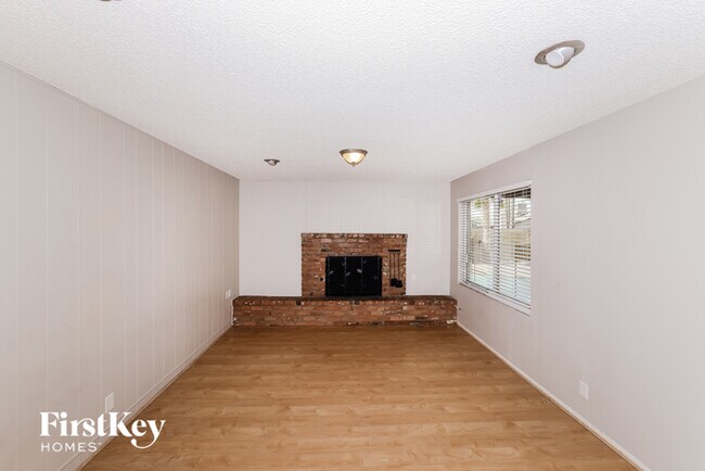 Building Photo - 3821 W Hatcher Rd