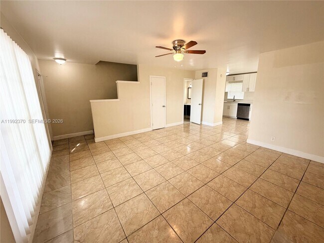 Foto del edificio - 7505 Kimberly Blvd