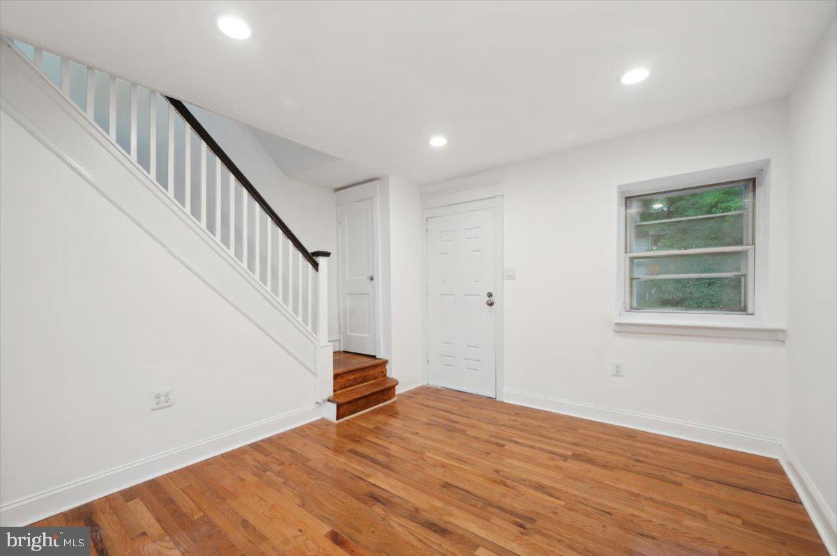Primary Photo - 423 Croyden Rd