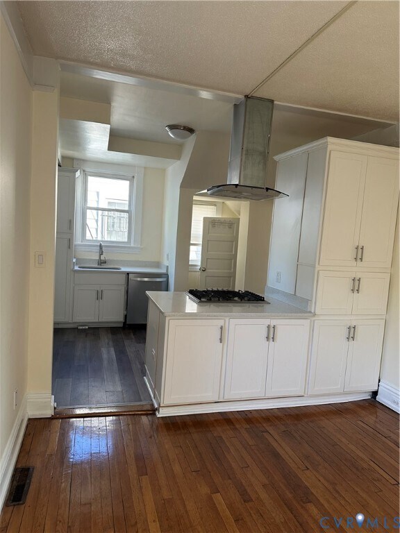 Building Photo - 3 E Blake Ln