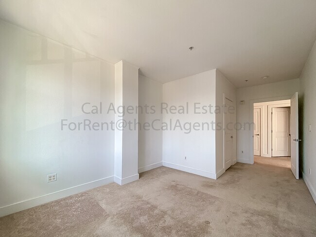 Foto del edificio - 2407 Telegraph Ave